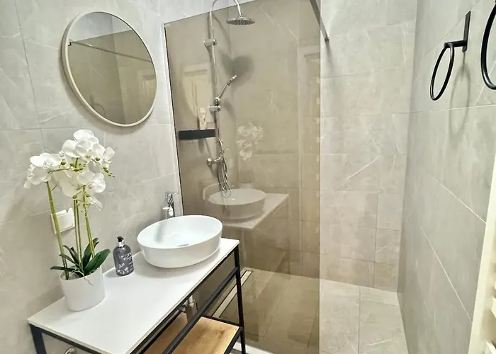 Kunstvoll Wohnen Im Herzen Wiens Hg16 Apartman Bécs